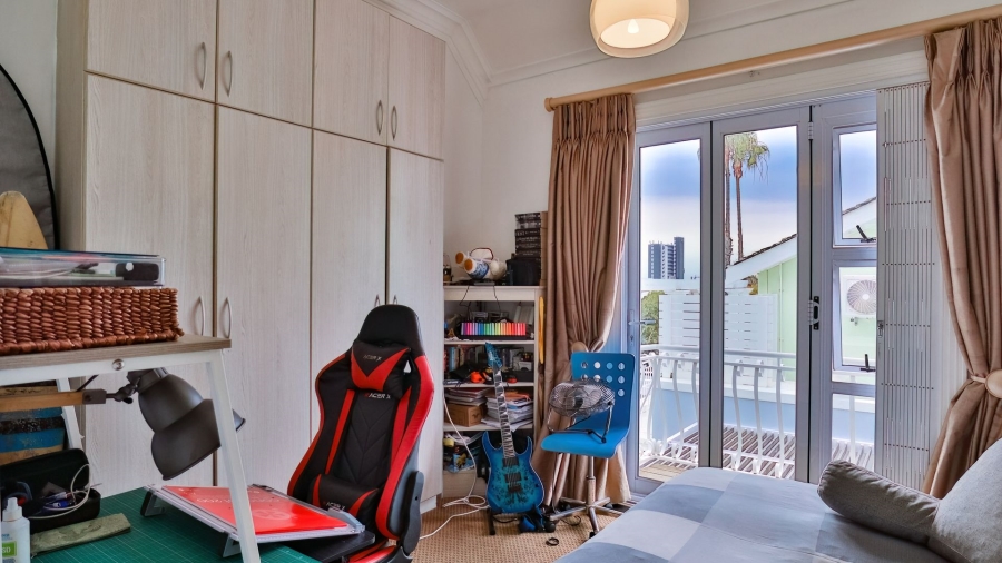 4 Bedroom Property for Sale in Fresnaye Western Cape